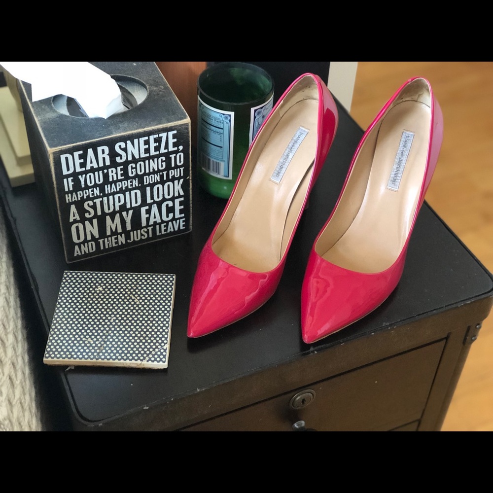 Diane von Furstenberg Raspberry Pump!